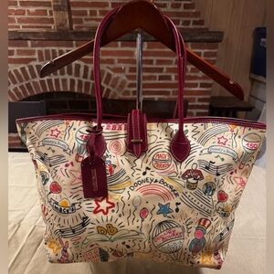 🦆Dooney & Bourke RARE Macy's 150th Anniversary Celebration “Cindy” tote🦆